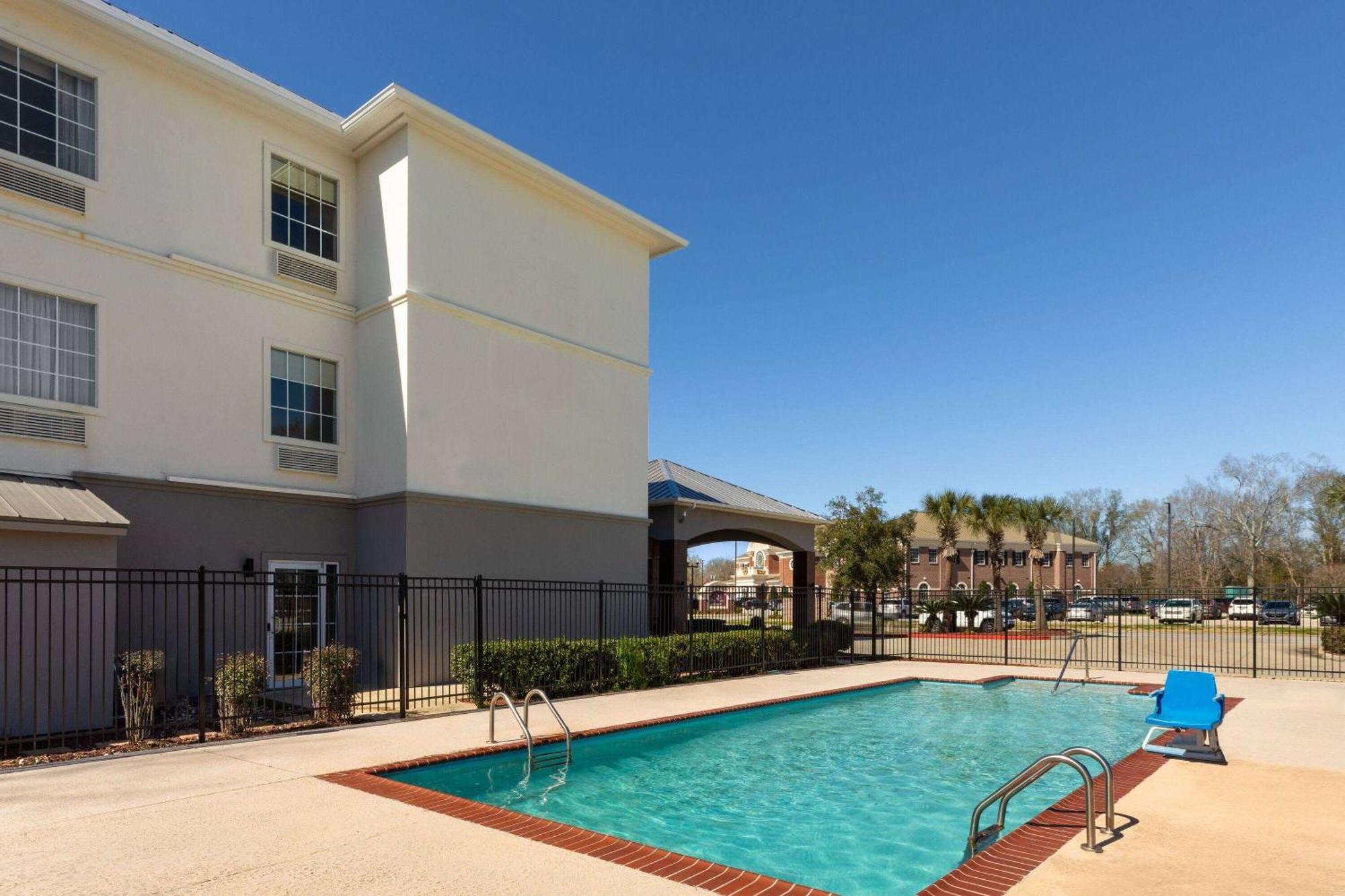 La Quinta By Wyndham Houma Hotel Exterior foto